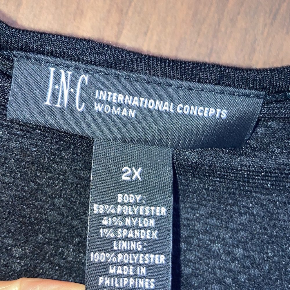 Inc sleeveless top with floral embroidered design size 2X - Picture 7 of 17